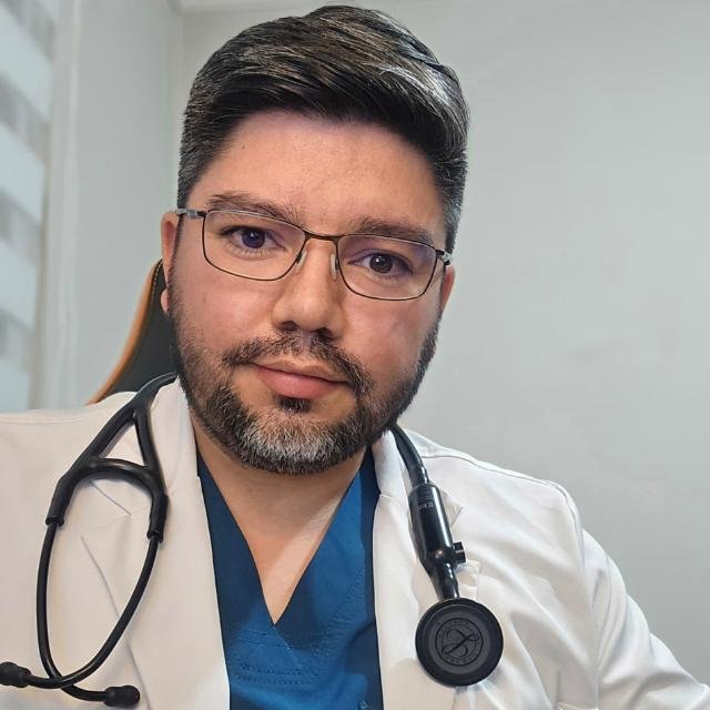Dr. Daniel Contreras Reyes — Cardiólogo Ecocardiografista Providencia